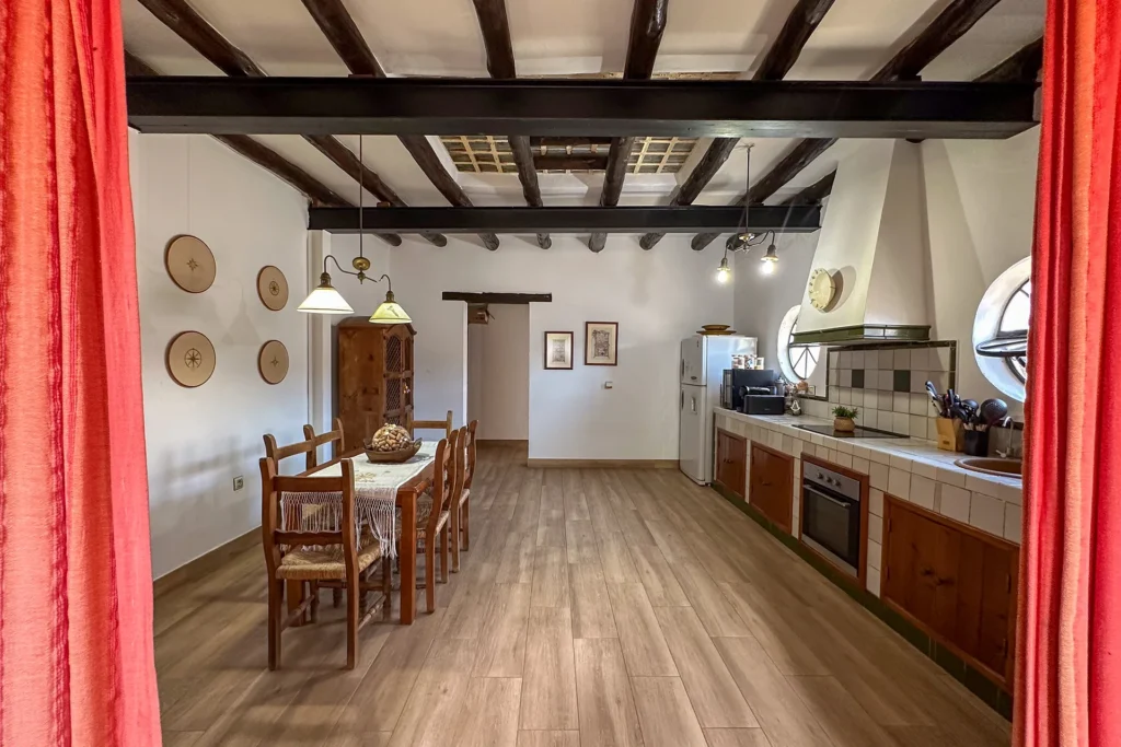 Cocina comedor de la vivienda en Villalba del Alcor