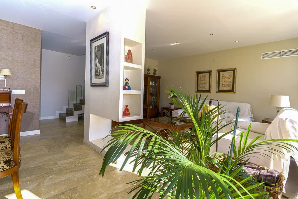 Salón comedor luminoso en chalet en venta en La Monacilla, Huelva