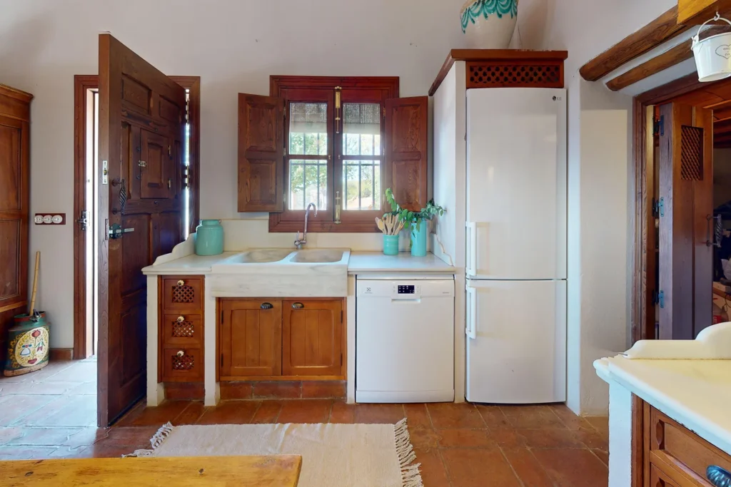 Cocina equipada en casa en venta en Higuera de la Sierra, Huelva