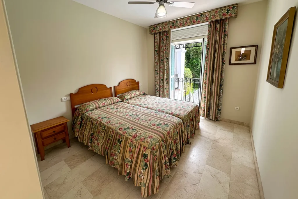 Dormitorio principal del chalet en Nuevo Portil