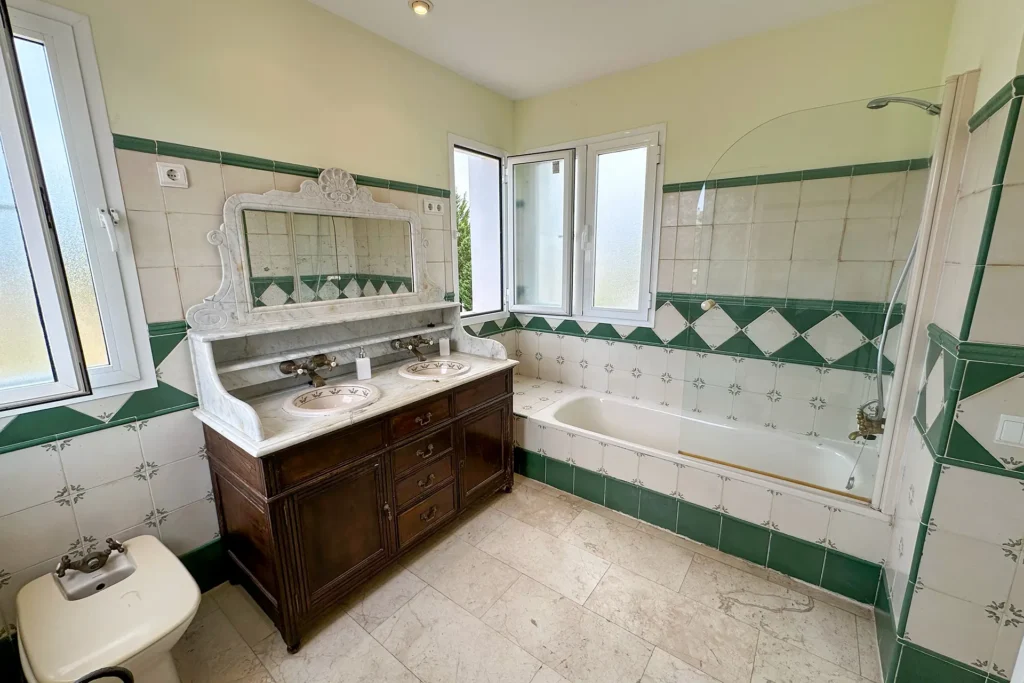 Baño secundario del chalet en Nuevo Portil