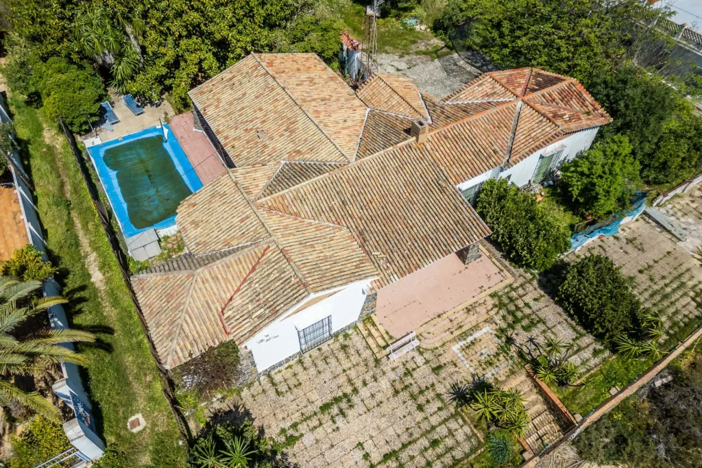 Fachada principal de vivienda en venta en El Rompido, Huelva