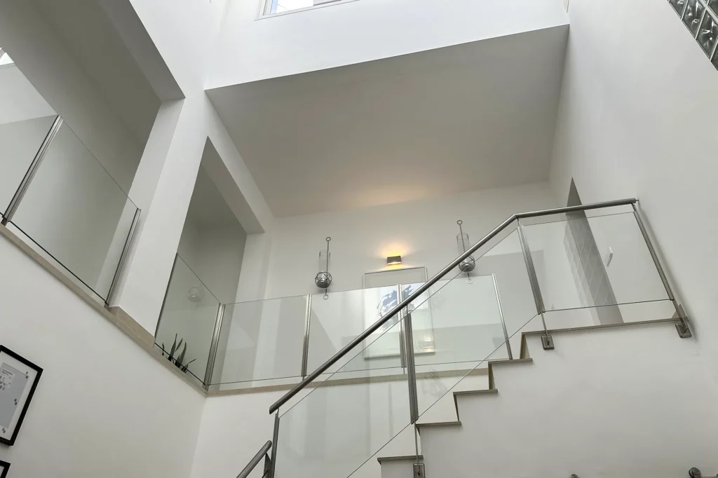 04_Escalera_Doble_Altura