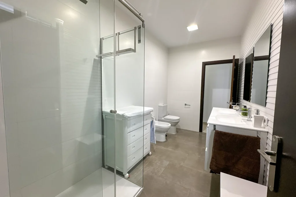 36_Bano_Planta_Alta_Lavabos