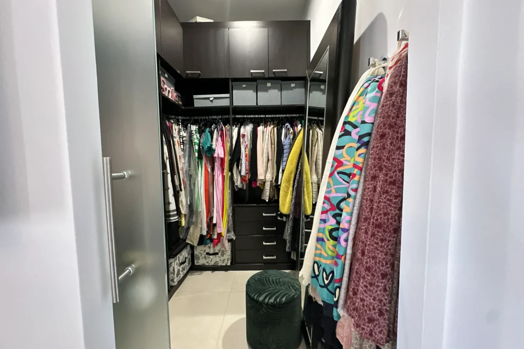 44_Dormitorio_Principal_Vestidor